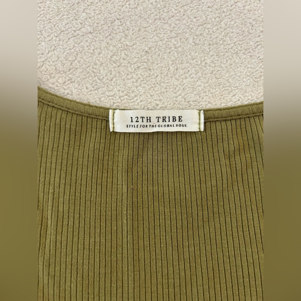 12th Tribe Olive Green Ribbed Long Sleeve Crop Top Medium Ruched Bust - Picture 3 of 5